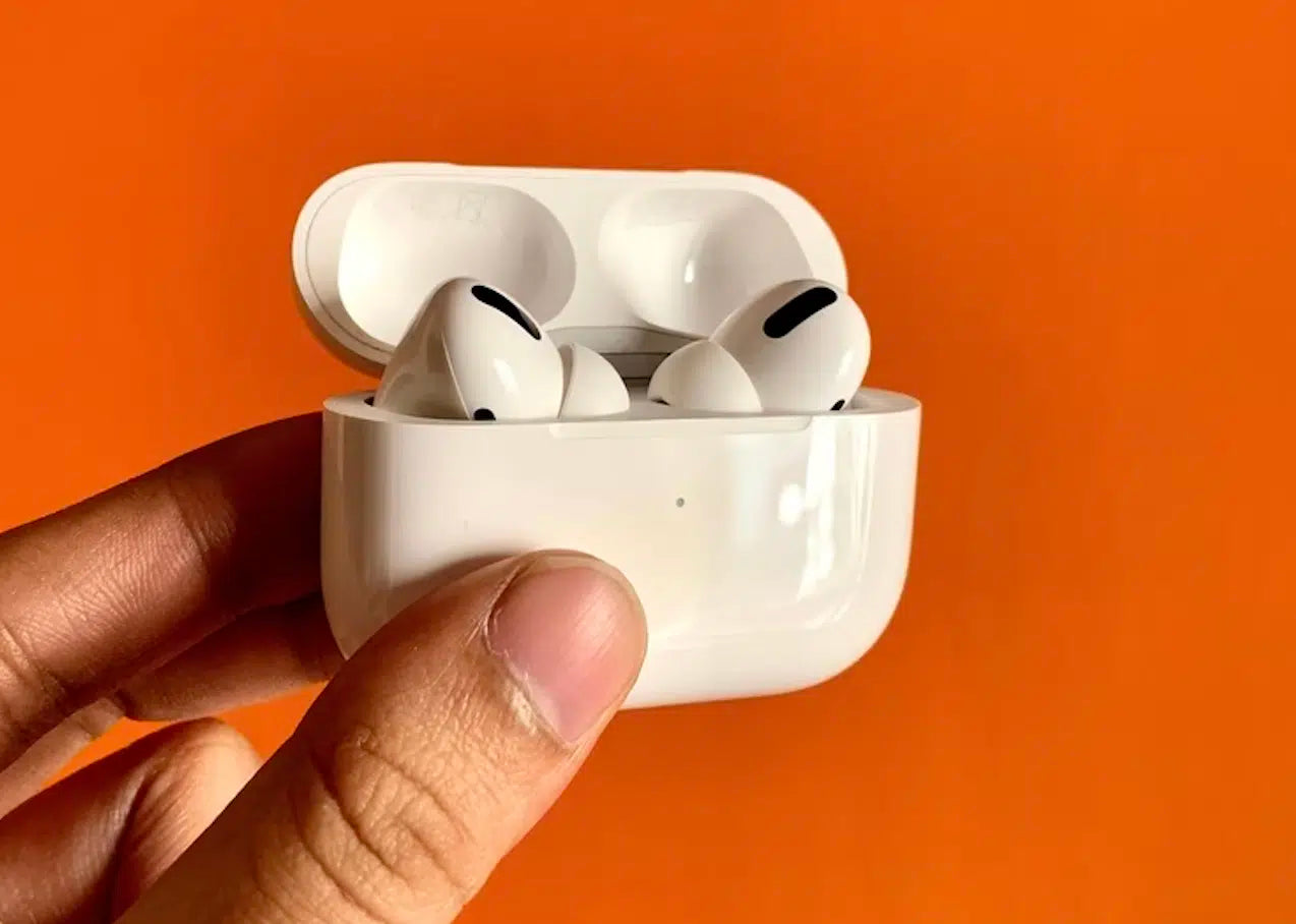 Apple Airpods 4 Bt 5.3v With ANC USB-C & Wireless Charging Case