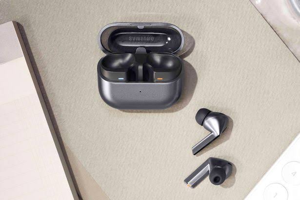 Samsung Galaxy Buds3 Pro R630 Wireless Charging Earbuds Black